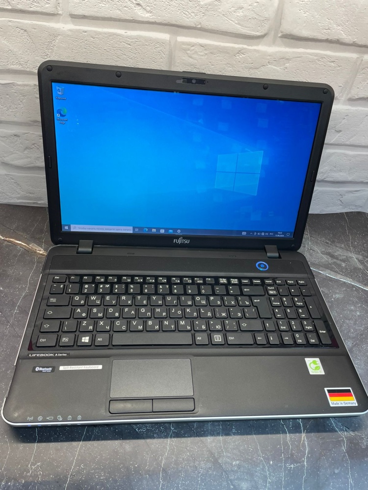 Ноутбук Fujitsu lifebook AH512 i7\8\120